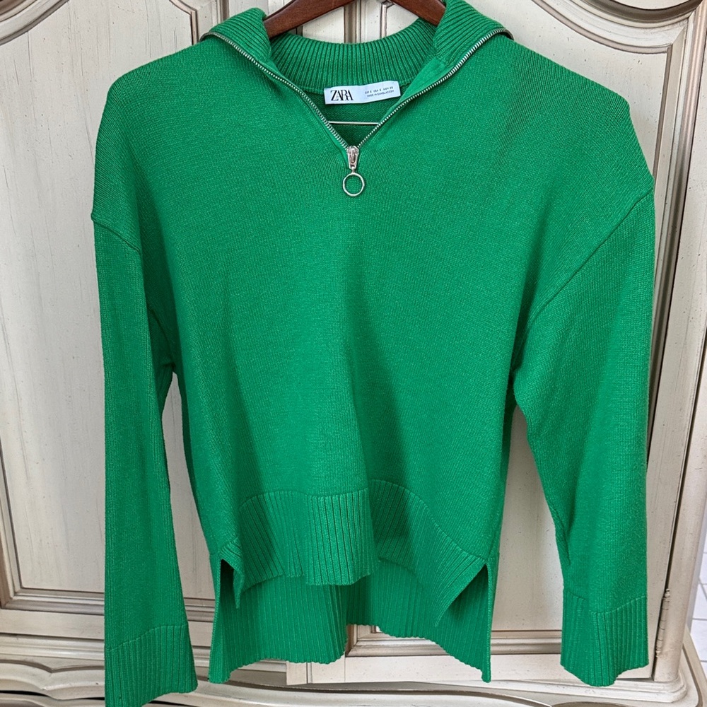 Zara Vibrant Green Quarter Zip V Neck Sweater